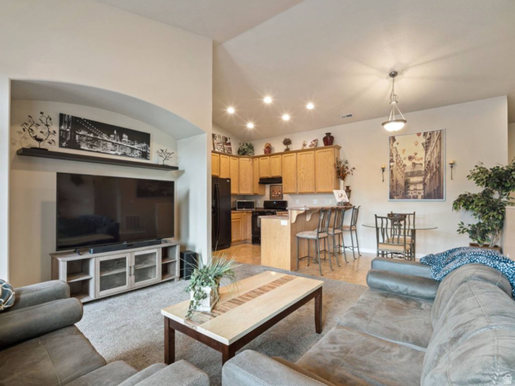 Image 4 of property listing at 482 N WALTON DR, North Salt Lake, UT 84054