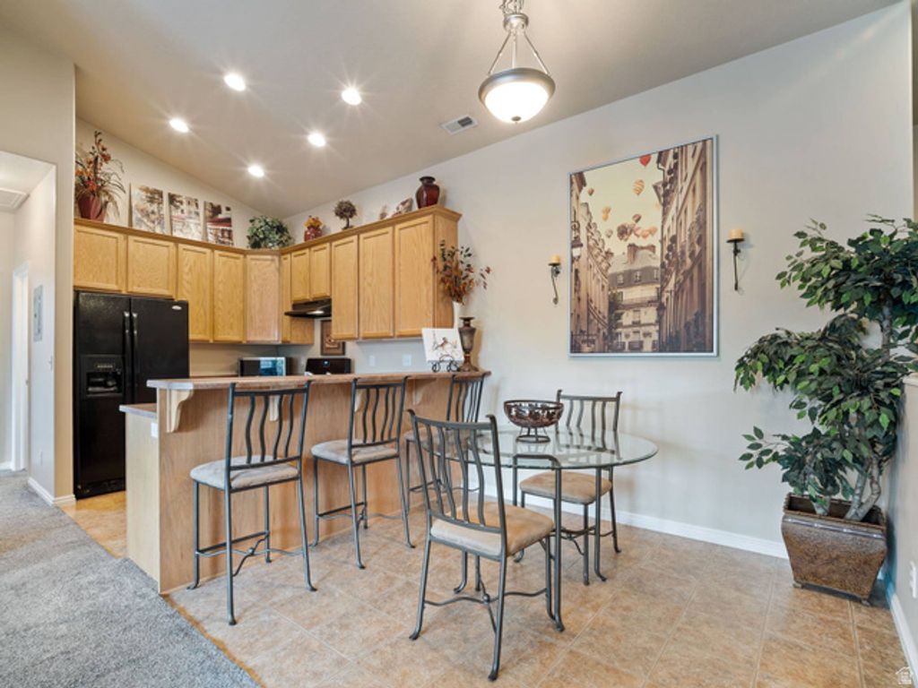 Image 5 of property listing at 482 N WALTON DR, North Salt Lake, UT 84054