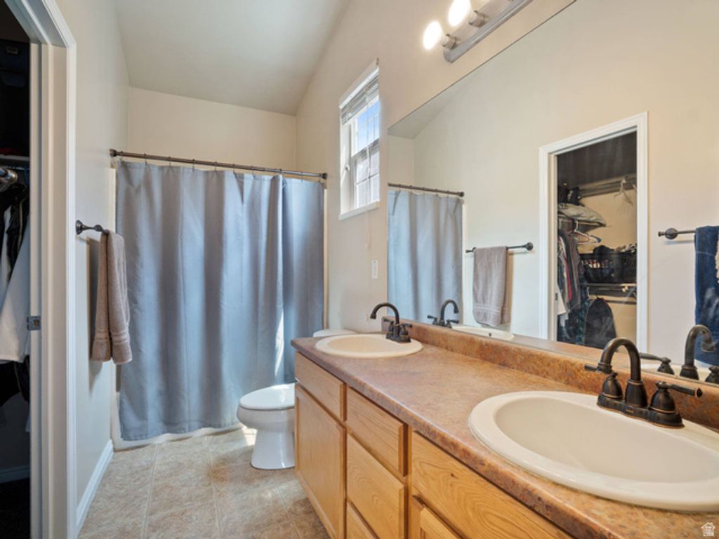 Image 10 of property listing at 482 N WALTON DR, North Salt Lake, UT 84054