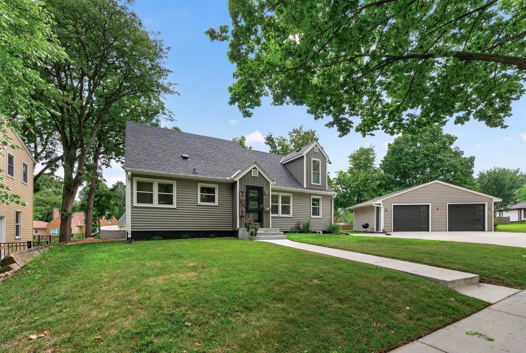 2605 Garfield Street NE, Minneapolis, MN 55418 — photo 2
