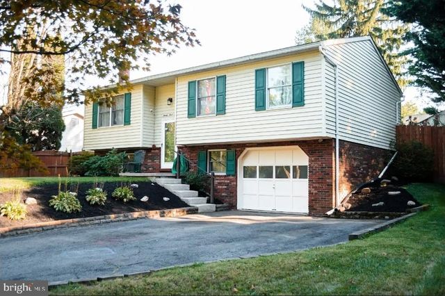 2330 S 5TH ST, Steelton, PA 17113