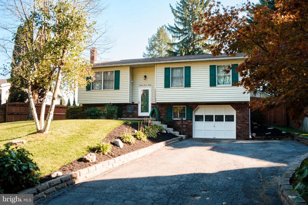 2330 S 5TH ST, Steelton, PA 17113