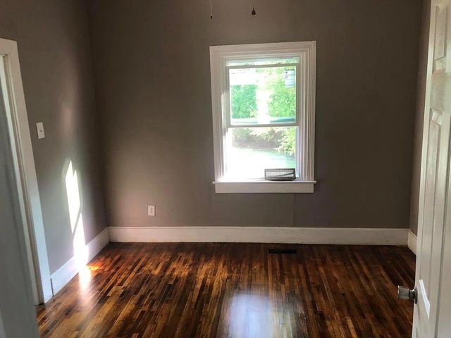 320 W 13th St, Columbia, TN 38401