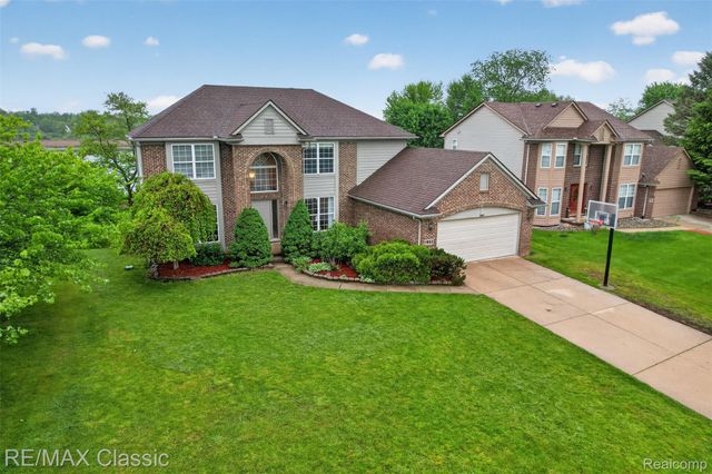 1953 Twin Sun Circle, Walled Lake, MI 48390