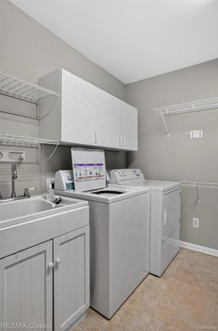 1953 Twin Sun Circle, Walled Lake, MI 48390