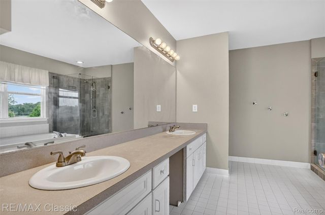 1953 Twin Sun Circle, Walled Lake, MI 48390