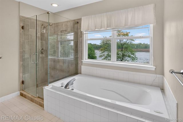 1953 Twin Sun Circle, Walled Lake, MI 48390