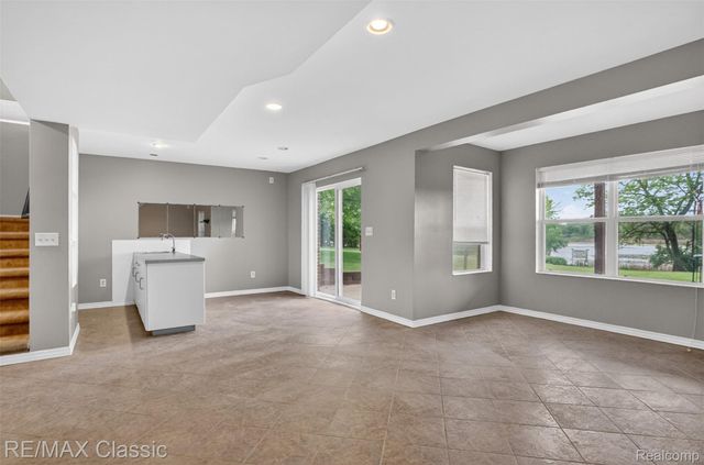 1953 Twin Sun Circle, Walled Lake, MI 48390