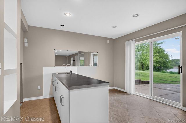 1953 Twin Sun Circle, Walled Lake, MI 48390
