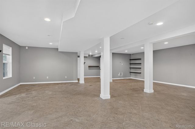 1953 Twin Sun Circle, Walled Lake, MI 48390