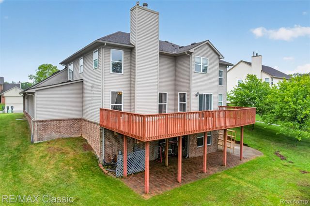 1953 Twin Sun Circle, Walled Lake, MI 48390