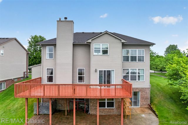 1953 Twin Sun Circle, Walled Lake, MI 48390