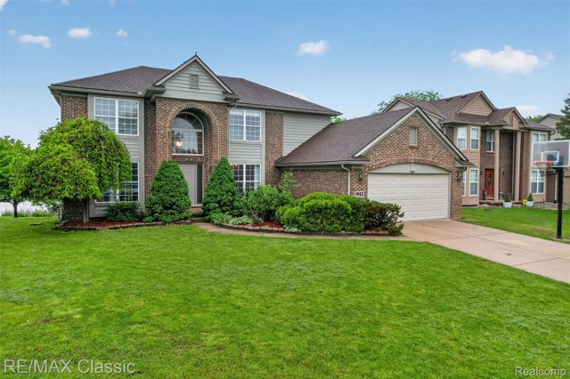 1953 Twin Sun Circle, Walled Lake, MI 48390