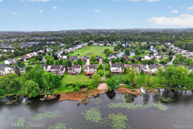 1953 Twin Sun Circle, Walled Lake, MI 48390