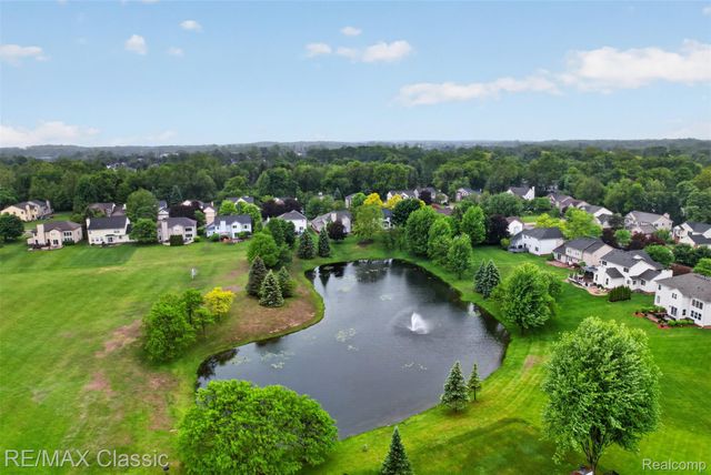 1953 Twin Sun Circle, Walled Lake, MI 48390