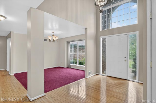 1953 Twin Sun Circle, Walled Lake, MI 48390