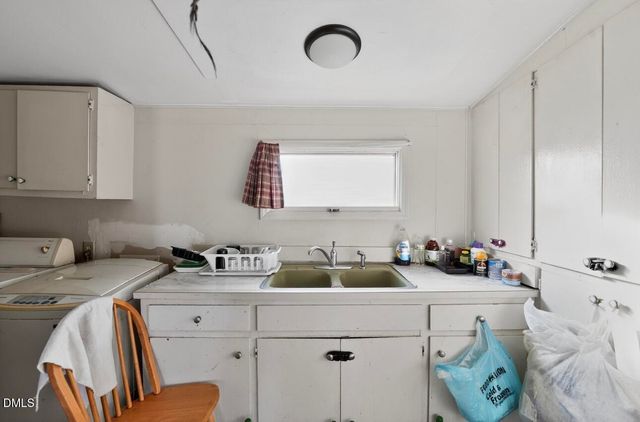 819 S Beaumont Avenue, Burlington, NC 27217