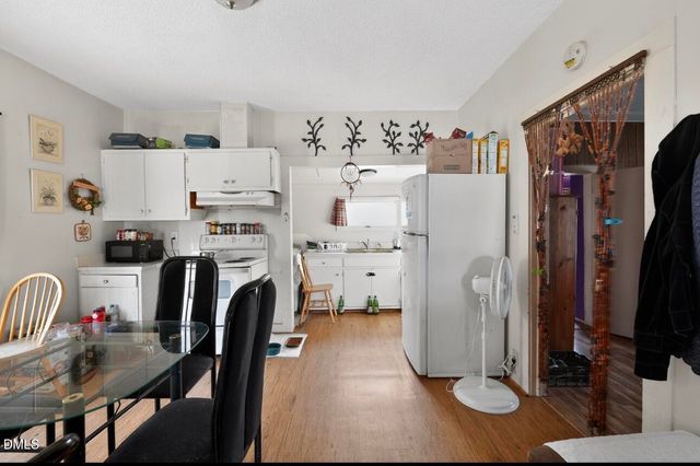 819 S Beaumont Avenue, Burlington, NC 27217