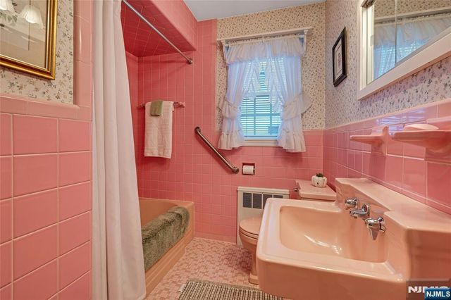 101 Schuyler Avenue, Pompton Lakes, NJ 07442