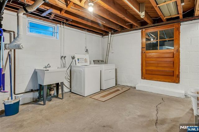 101 Schuyler Avenue, Pompton Lakes, NJ 07442