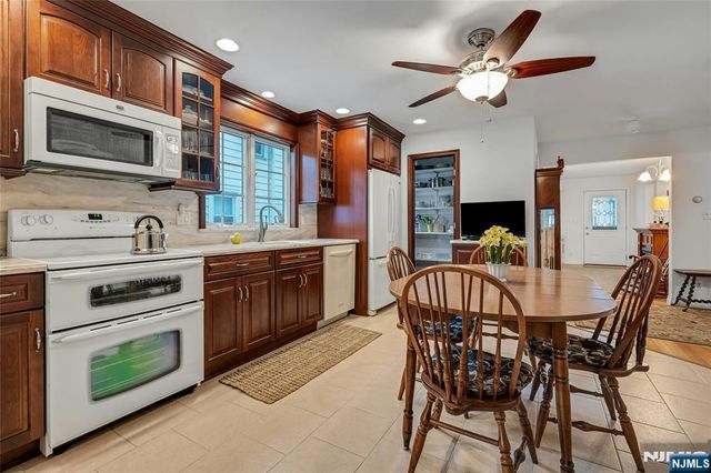 101 Schuyler Avenue, Pompton Lakes, NJ 07442