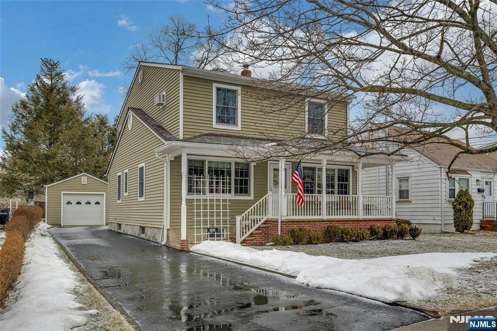 101 Schuyler Avenue, Pompton Lakes, NJ 07442