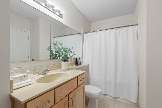 222 N Columbus Drive 2607, Chicago, IL 60601