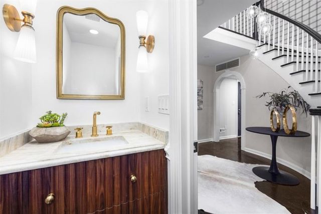 11 Mooregate Square NW, Atlanta, GA 30327