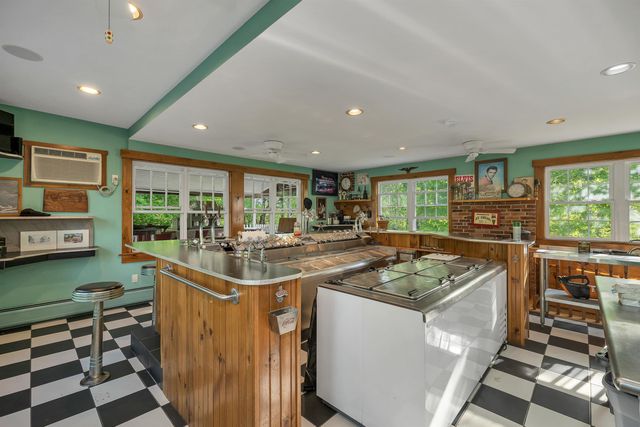 2384 White Mountain Highway, Conway, NH 03860