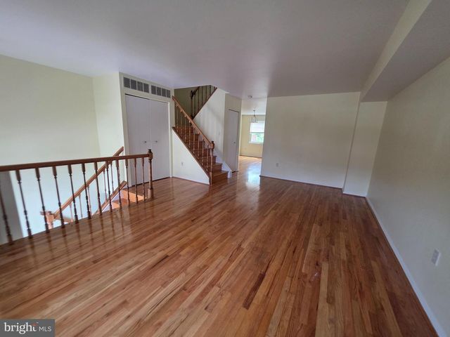 10 CASEY CT, Catonsville, MD 21228