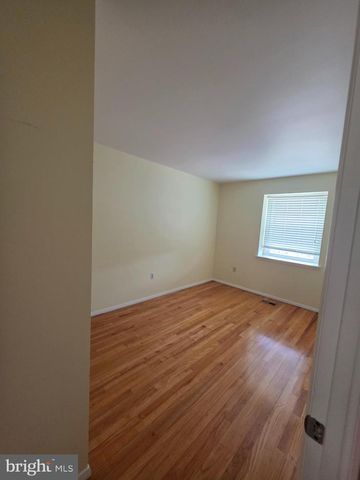 10 CASEY CT, Catonsville, MD 21228