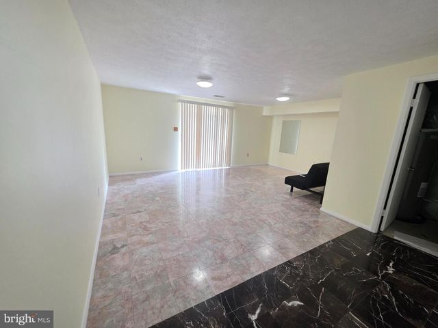 10 CASEY CT, Catonsville, MD 21228