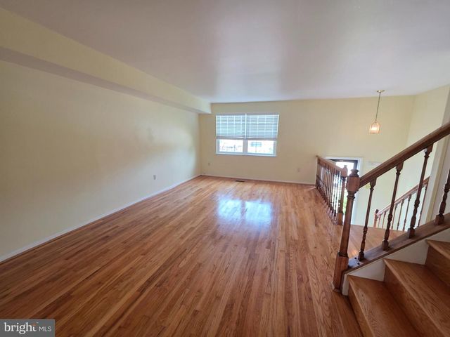 10 CASEY CT, Catonsville, MD 21228