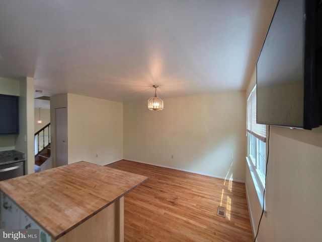 10 CASEY CT, Catonsville, MD 21228