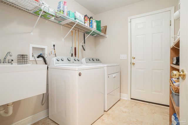 11401 Johnstone Dr, Pensacola, FL 32534