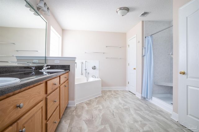 11401 Johnstone Dr, Pensacola, FL 32534