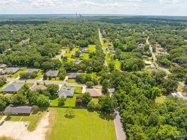 11401 Johnstone Dr, Pensacola, FL 32534