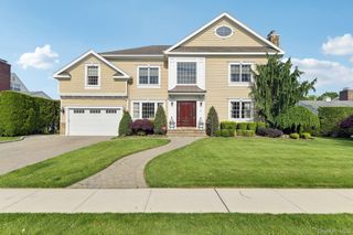 217 Wellington Road, Garden City, NY 11530