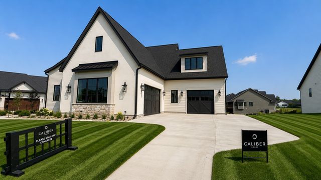18270 Valleyview Circle, Clive, IA 50325