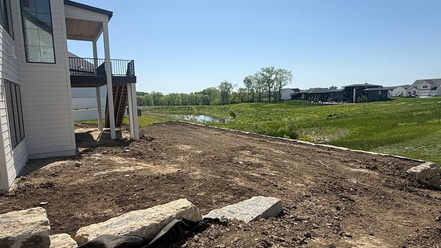 18270 Valleyview Circle, Clive, IA 50325