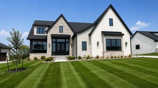 18270 Valleyview Circle, Clive, IA 50325