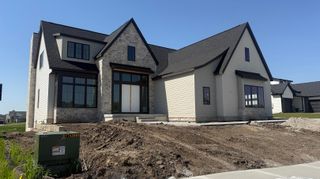18270 Valleyview Circle, Clive, IA 50325