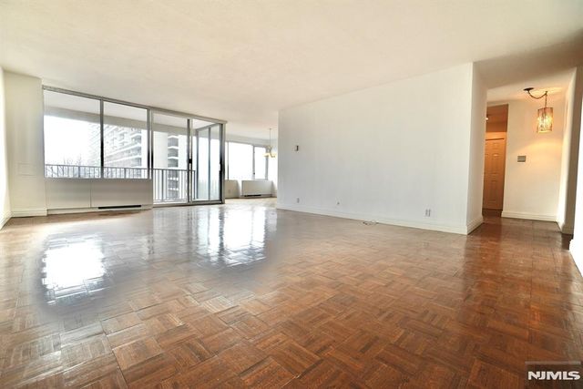 5 Horizon Road 203, Fort Lee, NJ 07024