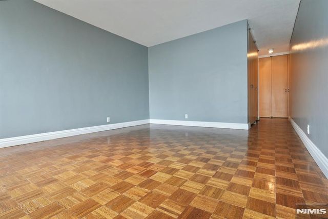 5 Horizon Road 203, Fort Lee, NJ 07024
