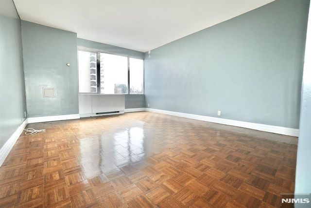 5 Horizon Road 203, Fort Lee, NJ 07024