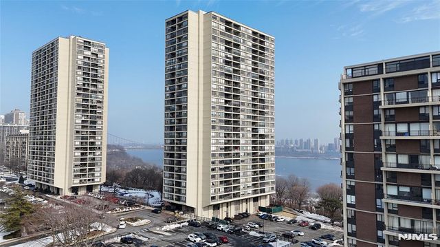 5 Horizon Road 203, Fort Lee, NJ 07024