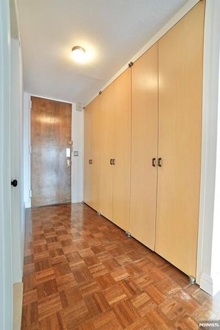 5 Horizon Road 203, Fort Lee, NJ 07024