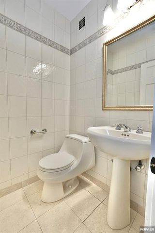 5 Horizon Road 203, Fort Lee, NJ 07024