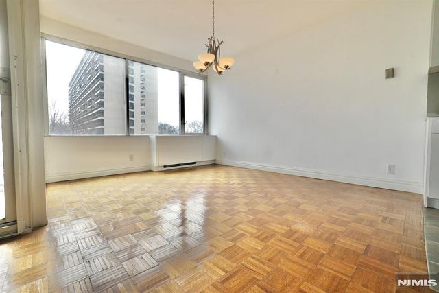 5 Horizon Road 203, Fort Lee, NJ 07024