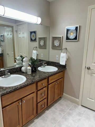 2021 Cedar Ridge Dr, Stockton, CA 95207